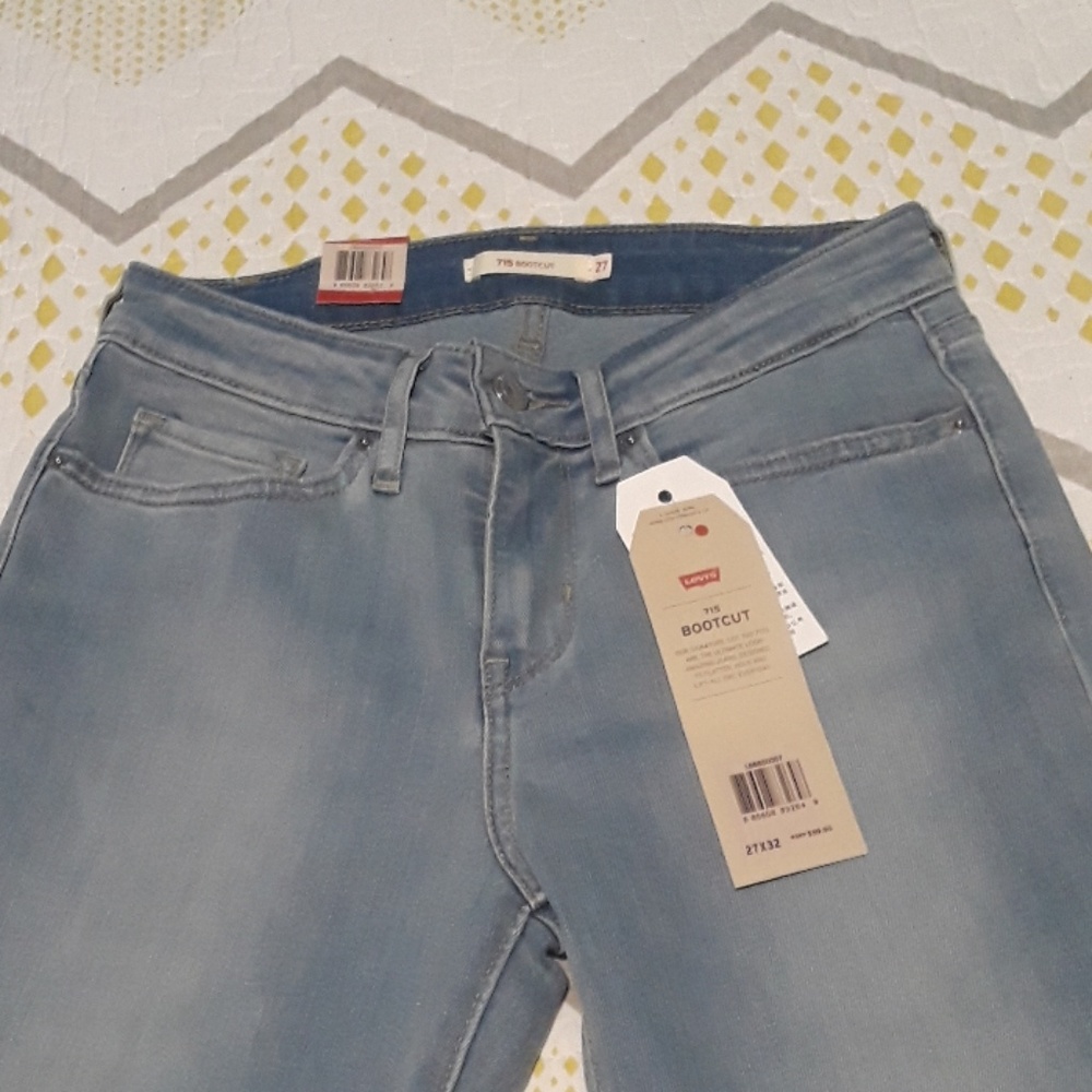 Levis women jeans